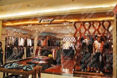 荥阳汽车站附近男装展柜发货了