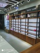 铁木结合柜美甲用品店